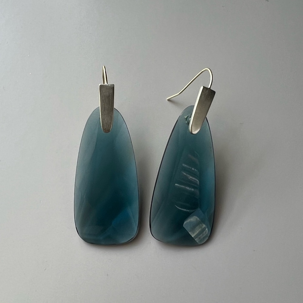*PRICE DROP* Kendra Scott Maize Drop Earrings In dark Teal Glass